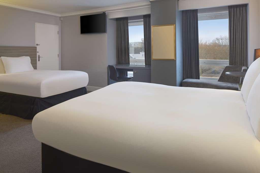 Doubletree By Hilton Bristol City Centre Phòng bức ảnh